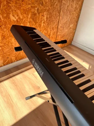 Piano Yamaha Piaggero NP-31