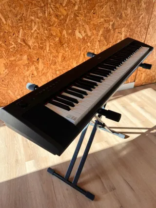 Piano Yamaha Piaggero NP-31