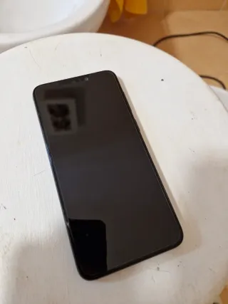 Teléfono Vsmart Active 1 Plus en color azul marino