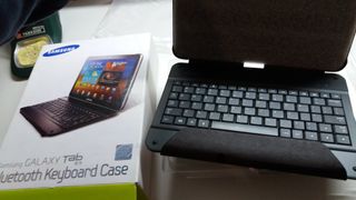 Teclado Bluetooth Samsung Galaxy Tab 8.9 + Caixa