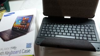 Teclado Bluetooth Samsung Galaxy Tab 8.9 + Caixa