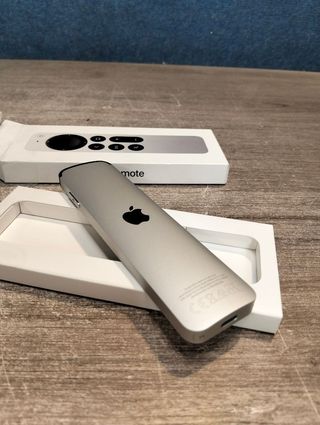 Mando Siri Remote Apple