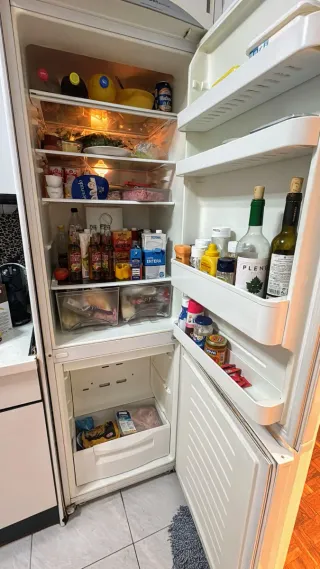 URGE:Se vende frigorífico Combi Daewoo