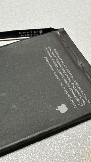 Batteria iPhone 15 - 84%. Originale Apple 