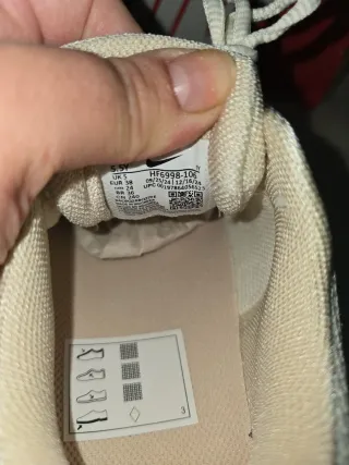 Zapatillas Nike Vomero 5 Beige y crema