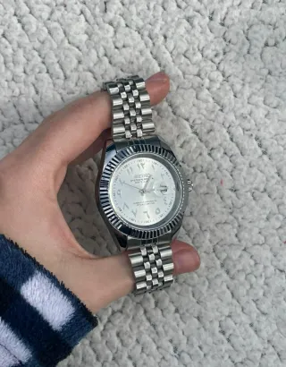 Reloj Seiko MOD de acero con arabic dial blanco