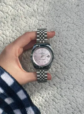 Reloj Seiko MOD de acero con arabic dial blanco