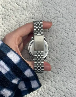 Reloj Seiko MOD de acero con arabic dial blanco