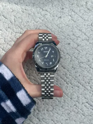 Reloj Seiko MOD de acero con arabic dial negro
