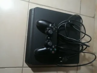 Consola PS4 (PlayStation 4) Negra con juegos