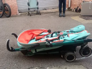 Carro de paseo plegable y reclinable