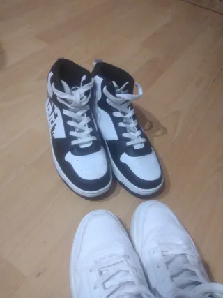 Stivali alti neri e bianchi