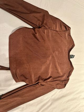 Top SHEIN marrón manga larga fruncido