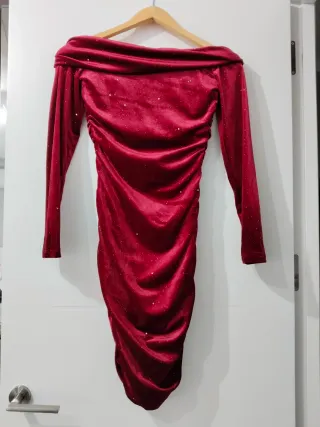 Vestido rojo brillante