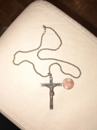 Collar con Crucifijo