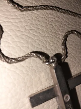 Collar con Crucifijo