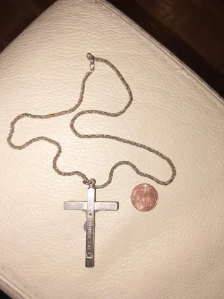 Collar con Crucifijo