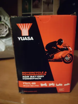 Batería Yuasa YTX7L-BS AGM para Moto