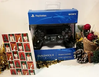 Pack! Solo oggi mando PS4 sigillato V2 + Natale
