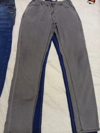 3 Vaqueros Stradivarius Tallas 38, 40, 42. 2'5€