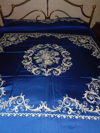Copriletto matrimoniale vintage blu