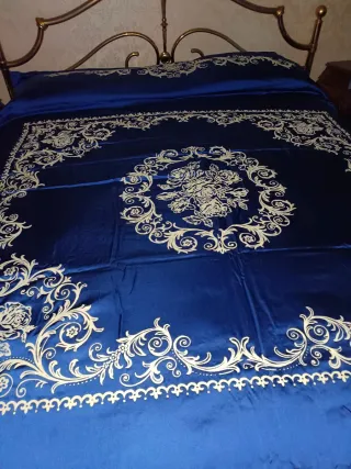 Copriletto matrimoniale vintage blu