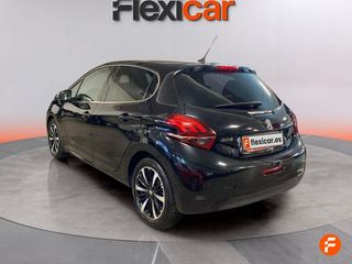 Peugeot 208 5P Signature 1.2L PureTech 81KW (110CV)