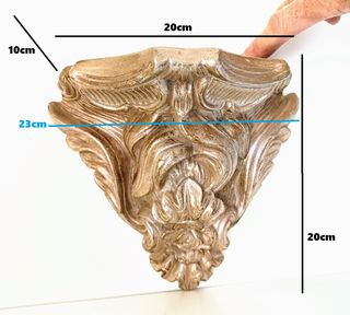 Peanha ou mísula em gesso imitação madeira