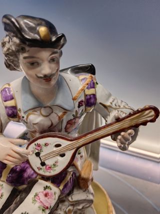 preciosa figura porcelana Jose Maria Alvarez con laud
