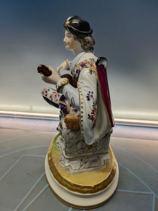 preciosa figura porcelana Jose Maria Alvarez con laud