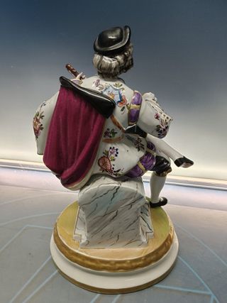 preciosa figura porcelana Jose Maria Alvarez con laud
