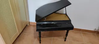 Piano  Negro Altura 50 cms