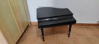 Piano  Negro Altura 50 cms