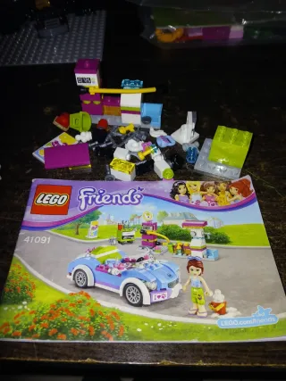 Lego Friends Coche y Figuras