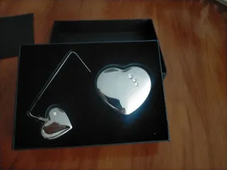 Cuelga bolsos y espejo corazón