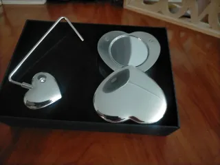 Cuelga bolsos y espejo corazón