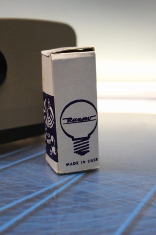 Proyector diapositivas Etude 2c. URSS. En su caja con manual en inglés.