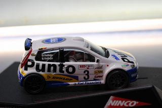 Fiat Punto Super 1600. S. Vallejo. Coche slot Ninco 1/32.