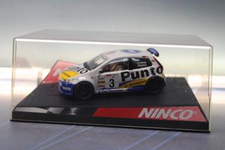 Fiat Punto Super 1600. S. Vallejo. Coche slot Ninco 1/32.