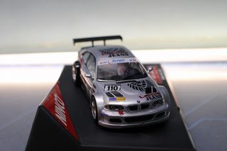 BMW M3 GTR. Leo's. Coche slot Ninco 1/32. Gris plateado.