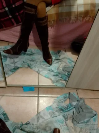 Stivali alti in camoscio marrone