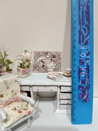 Miniatura scrivania e sedia shabby chic