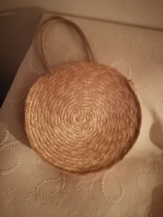 Bolso redondo de esparto
