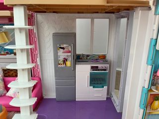 Casa Barbie Malibú con Coche y Regalo