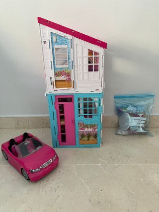 Casa Barbie Malibú con Coche y Regalo