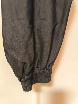 Pantalón tiro bajo negro