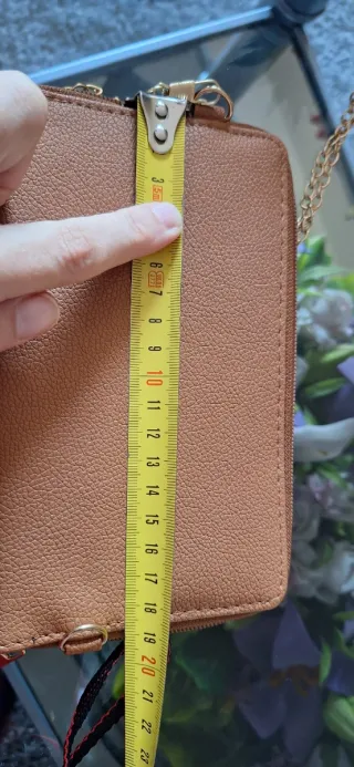 Bolso Cartera Marrón con Asa Dorada