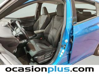 Toyota Prius 125PH Plug-In Solar 90 kW (122 CV)