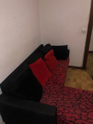 Sofá seccional negro y rojo