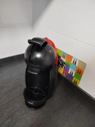 Cafetera Dolce Gusto Negra